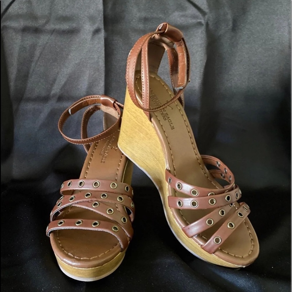 American Eagle Brown Wedge Sandals